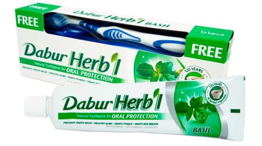 Зубная паста "Защита полости рта" с базиликом Дабур (Dabur Herb'l Basil Natural Toothpaste for Oral Protection), 150г + зубная щетка